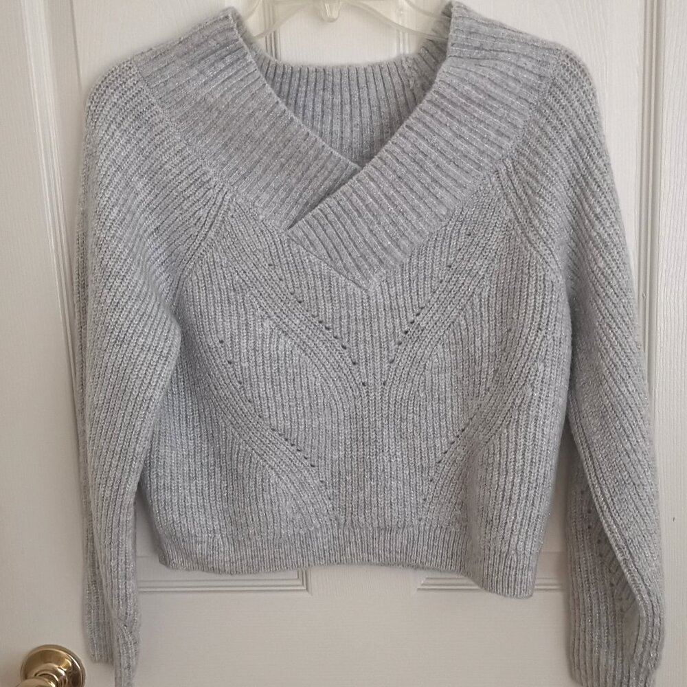 $98 NWT Express Women Sweater Metallic Gray V-neck Pullover Soft Knit Warm XS